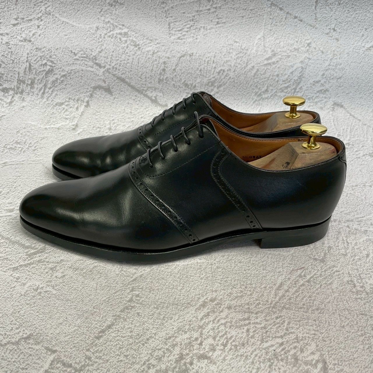 【良品 リフト交換済み】CROCKETT&JONES クロケットアンドジョーンズ MEDWAY メドウェイ プレーン 内羽根 サドル ブローグ UK8 / 26.5cm【W3357】