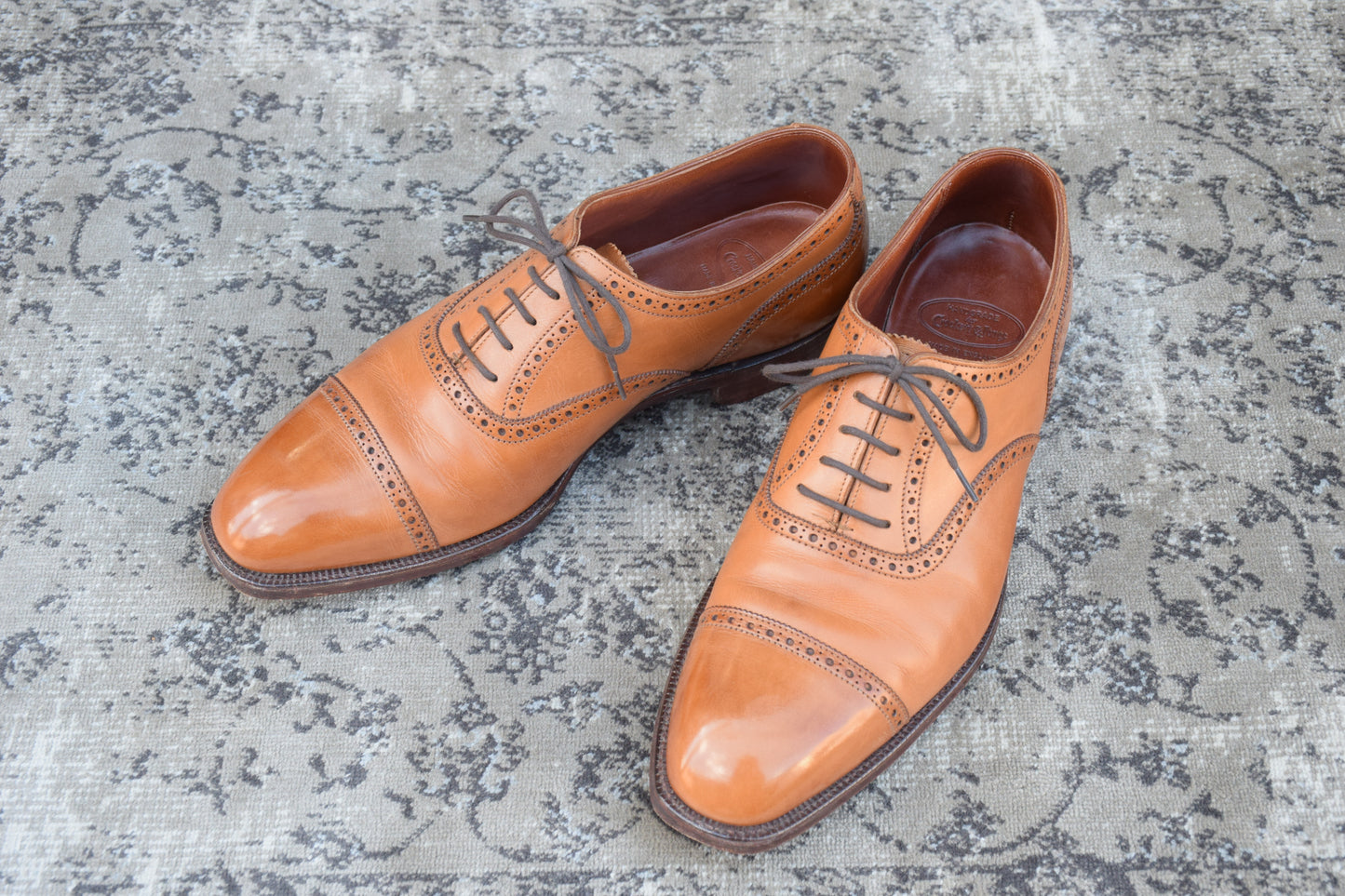 【美品】Crockett&Jones クロケットアンドジョーンズ パンチドキャップ 内羽根 伏せ縫い ハンドグレード 茶 ライトブラウン UK6.5 / 25cm【W2779】