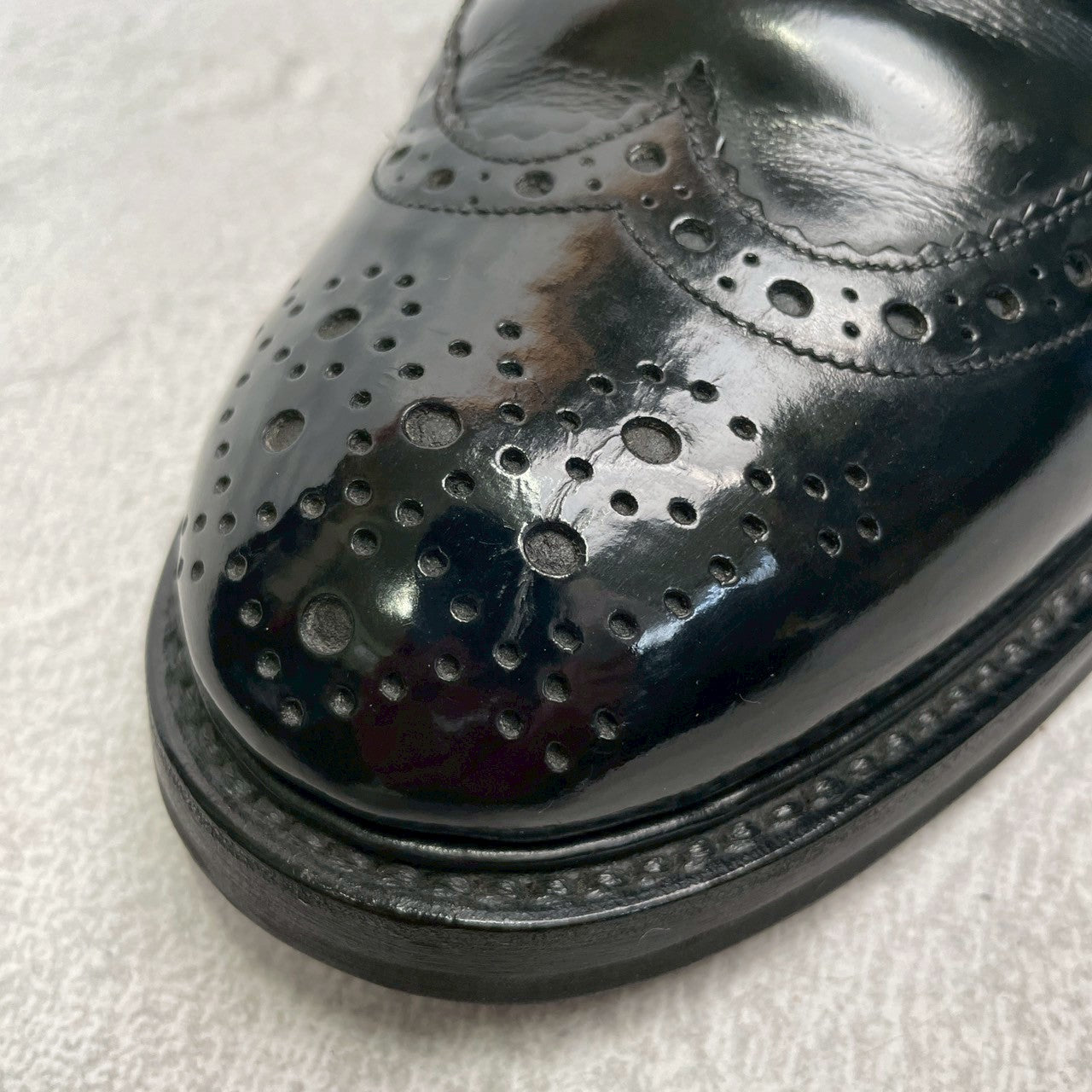 【良品】Tricker’s トリッカーズ Burton バートン ウイング 外羽根 パテントレザー 黒 BLACK ブラック UK9.5 / 28cm【W3360】WINGTIP