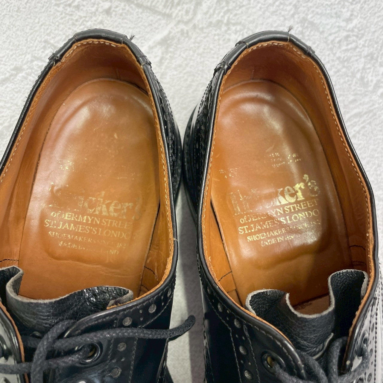 【良品】Tricker’s トリッカーズ Burton バートン ウイング 外羽根 パテントレザー 黒 BLACK ブラック UK9.5 / 28cm【W3360】WINGTIP
