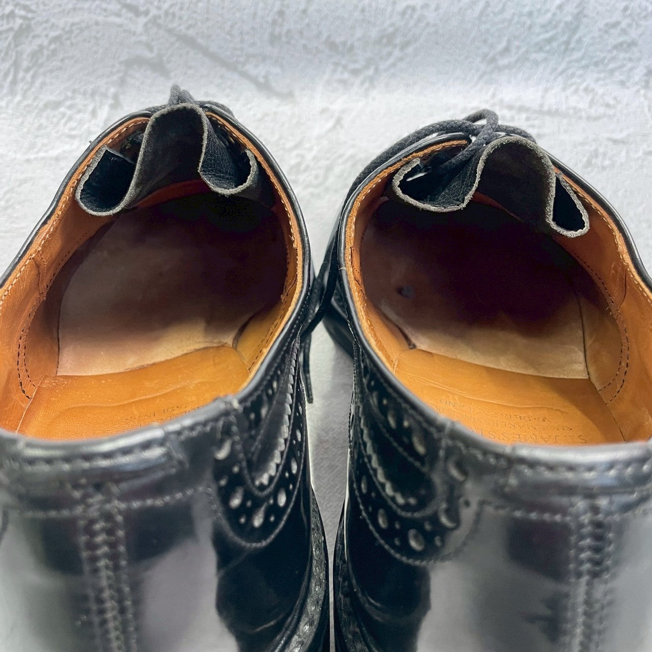 【良品】Tricker’s トリッカーズ Burton バートン ウイング 外羽根 パテントレザー 黒 BLACK ブラック UK9.5 / 28cm【W3360】WINGTIP