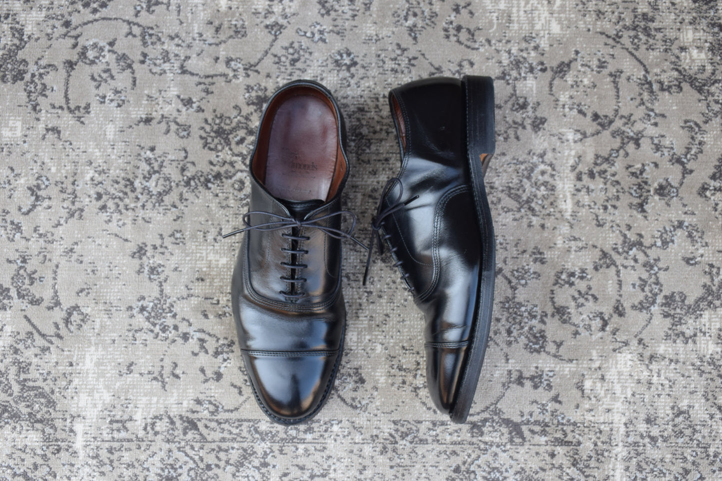 【良品】Allen Edmonds アレンエドモンズ Park Avenue パークアベニュー ストレート 内羽根 6アイレット 黒 ブラック US8.5 / 26.5cm相当【W3375】