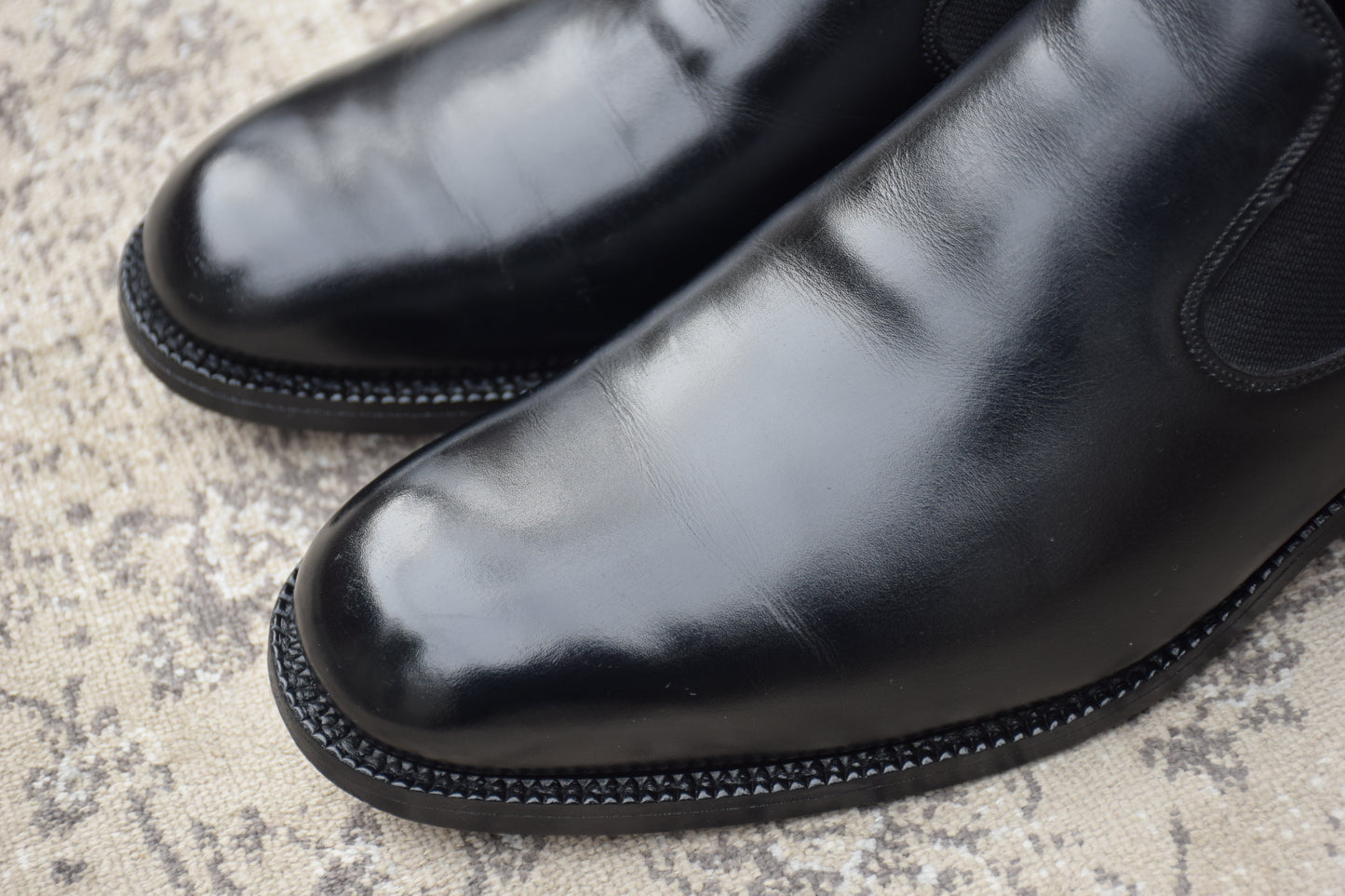 Excellent condition Church's Sidegoa semi-square plain low-top black sandals, size 80F, UK8, 26.5cm (W3419).