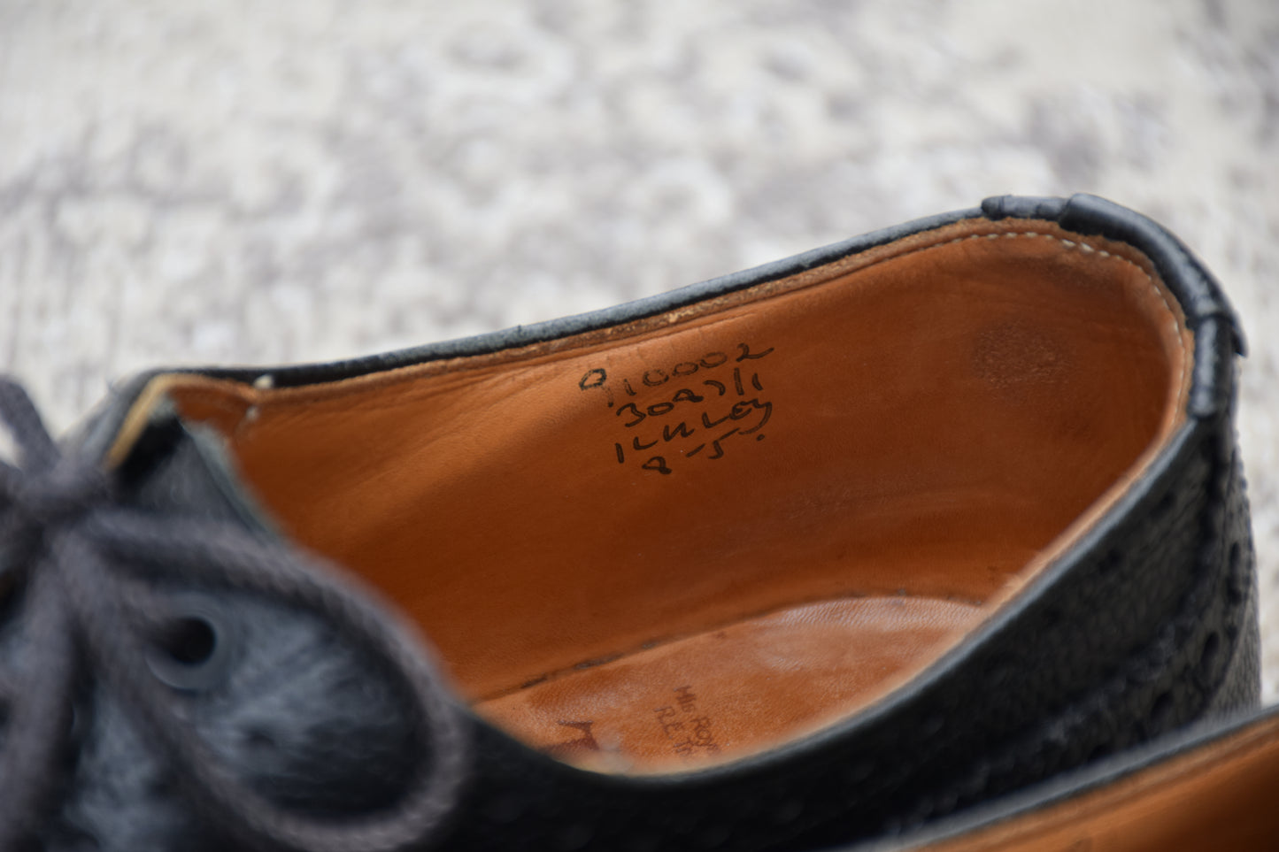 【リフト交換済み】Tricker's トリッカーズ M3087 ILKLEY イルクリー バートン型 ウイング 外羽根 グレインレザー 黒 ブラック UK8 / 26.5cm【W3558】