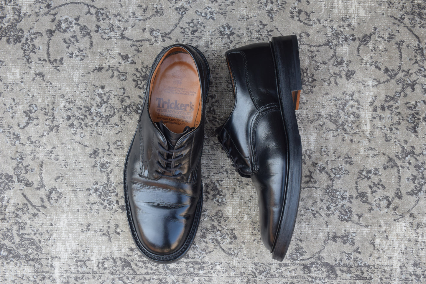 【リフト交換済み】Tricker’s トリッカーズ M7060 Kendal ケンダル プレーン 外羽根 4アイレット 黒 ブラック UK8 / 26.5cm【W3377】