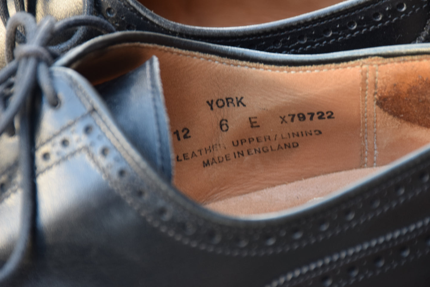 Crockett&Jones クロケットアンドジョーンズ YORK ヨーク パンチドキャップ 外羽根 黒 ブラック UK6 / 24.5cm【W2719】