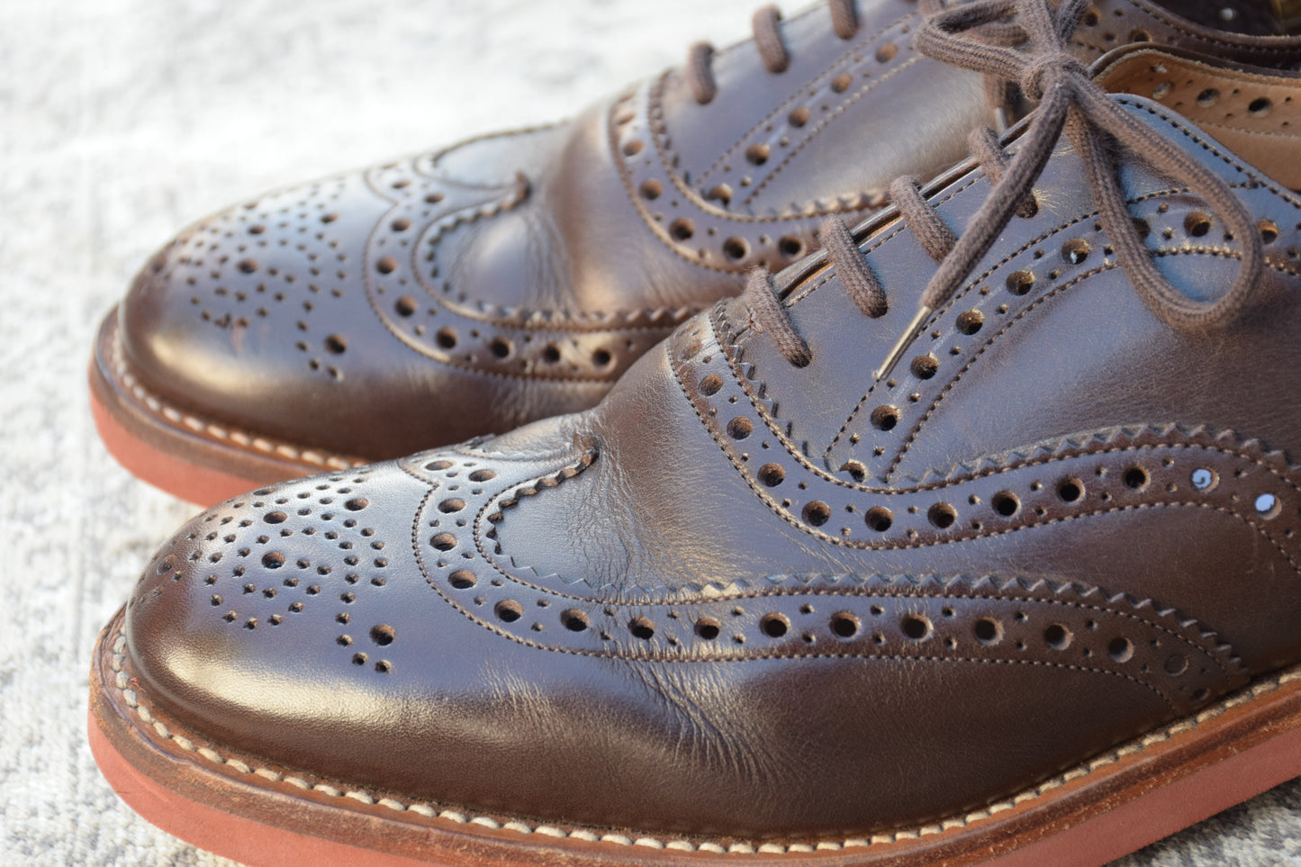 【美品】Church's チャーチ DOWNTOWN ダウンタウン ウイング 外羽根 メダリオンフルブローグ 茶 ブラウン UK7.5 / 26.0cm【W2460】