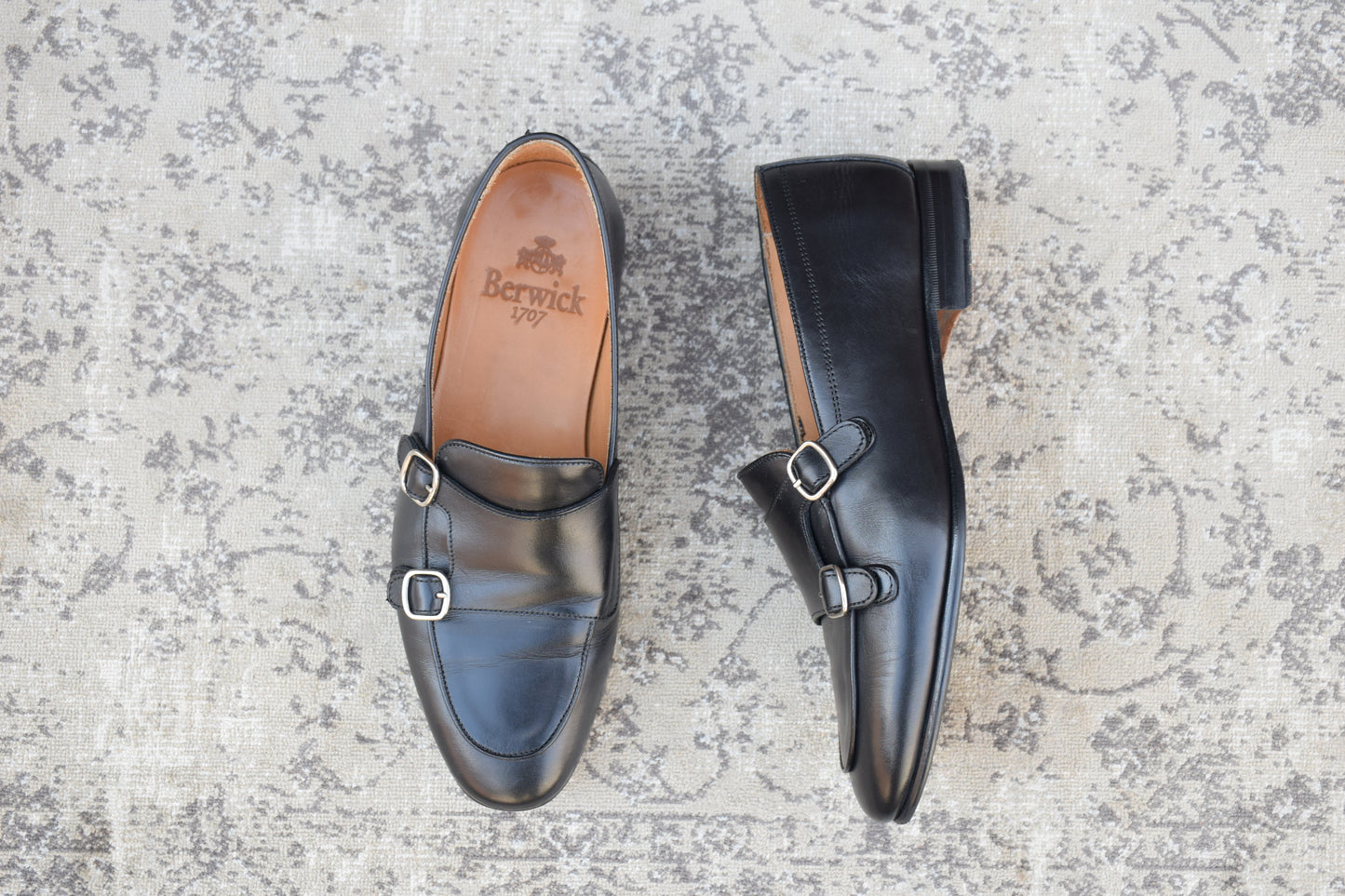 Excellent condition Berwick 5111 CHSG double monk loafers in black, size 39 (EU) / 24.5cm (W3429).