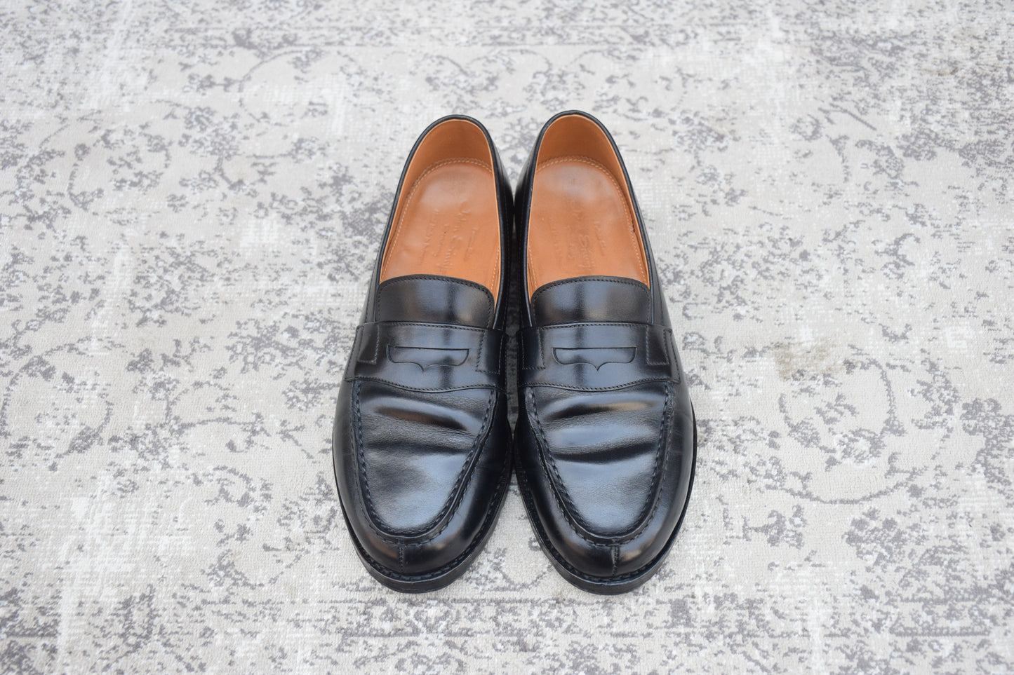 【フレンチシックな本格派】JALAN SRIWIJAYA ジャランスリワヤ 98589 コインローファー 黒 ブラック UK6 / 24.5cm【W3569】