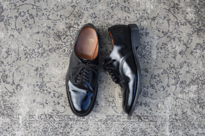 良品】SANDERS サンダース 1384B Officer Shoe オフィサーシューズ プレーン 外羽根 サービス ポリッシュドカーフ ダイナイトソール 黒 ブラック UK7 / 26.0〜26.5 cm【W3414】