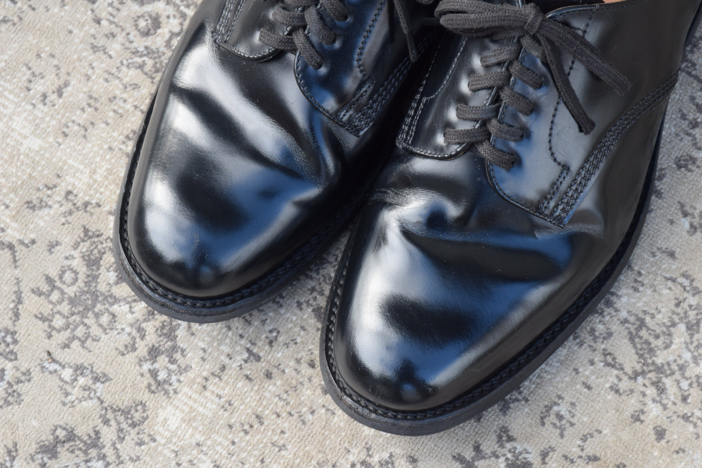 良品】SANDERS サンダース 1384B Officer Shoe オフィサーシューズ プレーン 外羽根 サービス ポリッシュドカーフ ダイナイトソール 黒 ブラック UK7 / 26.0〜26.5 cm【W3414】