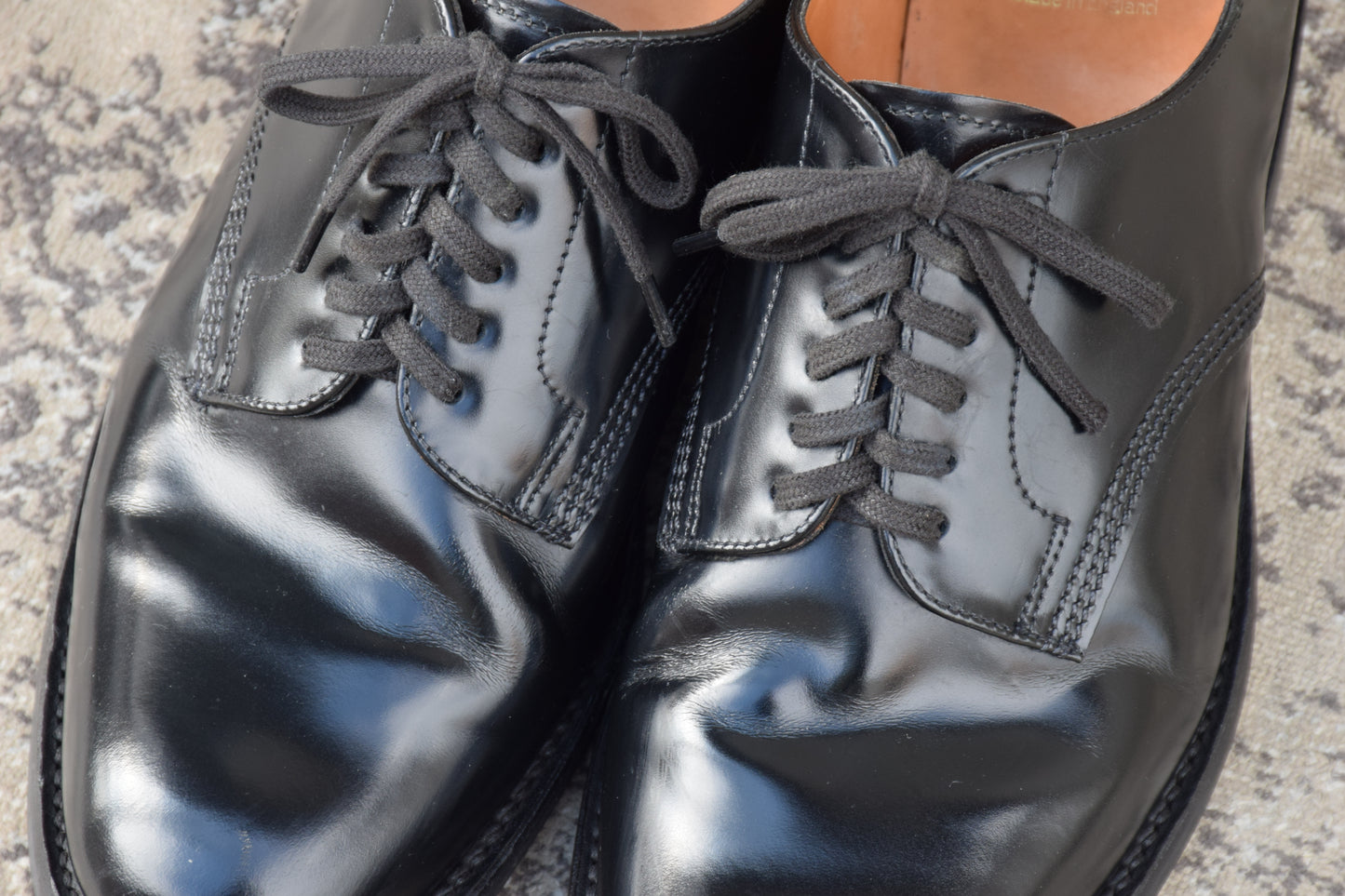 良品】SANDERS サンダース 1384B Officer Shoe オフィサーシューズ プレーン 外羽根 サービス ポリッシュドカーフ ダイナイトソール 黒 ブラック UK7 / 26.0〜26.5 cm【W3414】