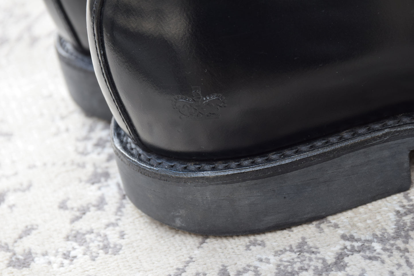 良品】SANDERS サンダース 1384B Officer Shoe オフィサーシューズ プレーン 外羽根 サービス ポリッシュドカーフ ダイナイトソール 黒 ブラック UK7 / 26.0〜26.5 cm【W3414】