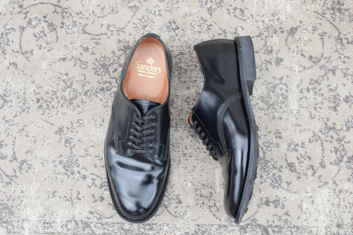 Excellent condition SANDERS 1384 Officer Shoes, plain with an open lacing and Dainite sole, black, UK size 7.5 (26.5-27.0cm) [W3456]