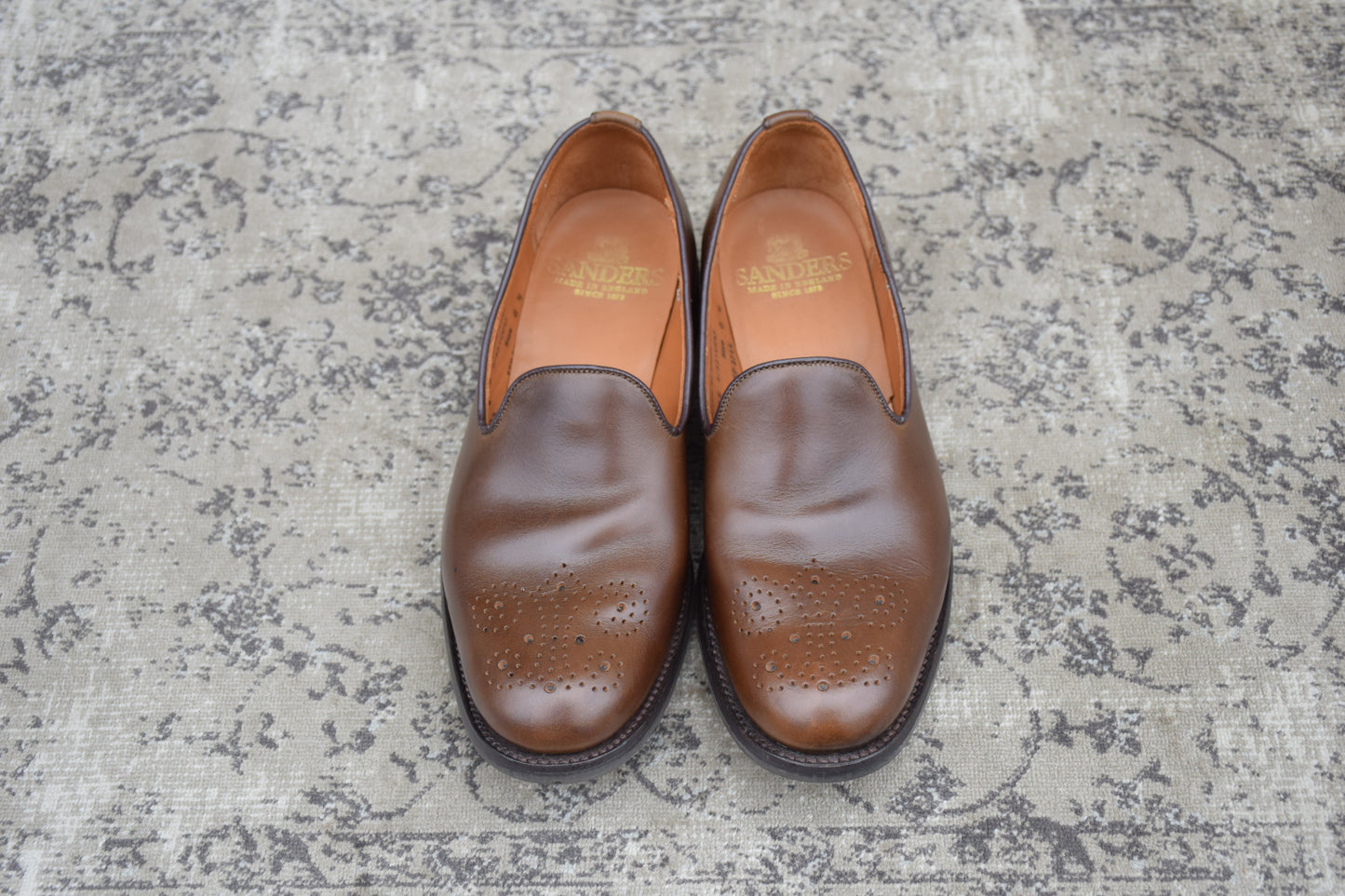 【美品】SANDERS サンダース 150周年アニバーサリー ブローグスリッポン 茶 ブラウン UK6.5 / 25.0cm【Ｗ3590】