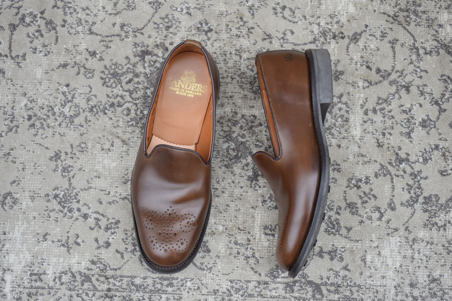 【美品】SANDERS サンダース 150周年アニバーサリー ブローグスリッポン 茶 ブラウン UK6.5 / 25.0cm【Ｗ3590】