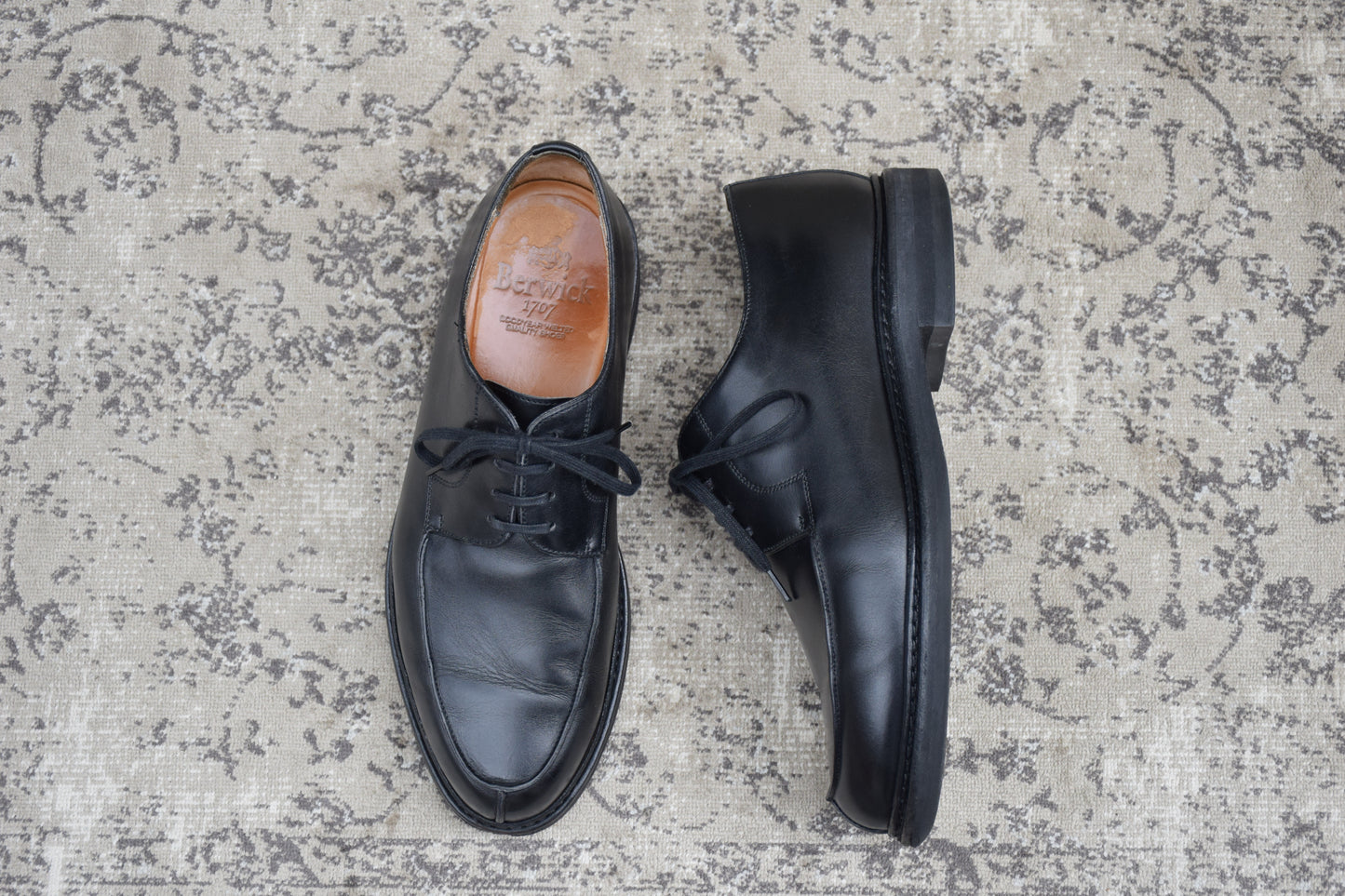 【美品】Berwick1707 バーウィック 2369 Vチップ 外羽根（2369BCVIBK）黒 ブラック UK6.5 / 25.5cm【Ｗ3591】