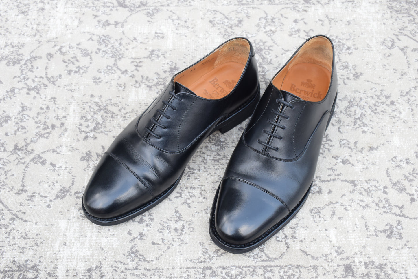 【極美品】Berwick 1707 バーウィック 5224 ストレートチップ 内羽根 ヴィブラムガムライトソール 黒 ブラック UK6.5 / 25.5cm【W3475】