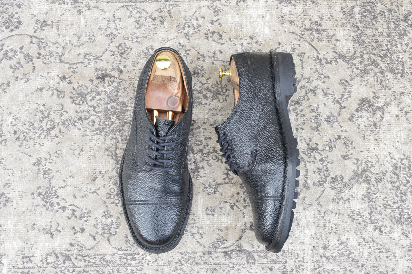 【美品】JOSEPH CHEANEY&SONS ジョセフチーニーアンドサンズ CAIRNGORM 2R ケンゴン ストレート 外羽根 グレインレザー コマンドソール 黒 ブラック UK9.5 / 28.0cm【W3511】