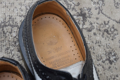 【英国製】Dr.Martens ドクターマーチン 3989 ブローグ ウイング 外羽根 メダリオン 黒×白 / ブラック×ホワイト UK8 / 27.0cm【W3512】