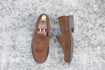 【美品】SANDERS サンダース 9319SS コインローファー ハーフサドル スエード 茶 ブラウン UK7 / 25.5cm【Ｗ3522】