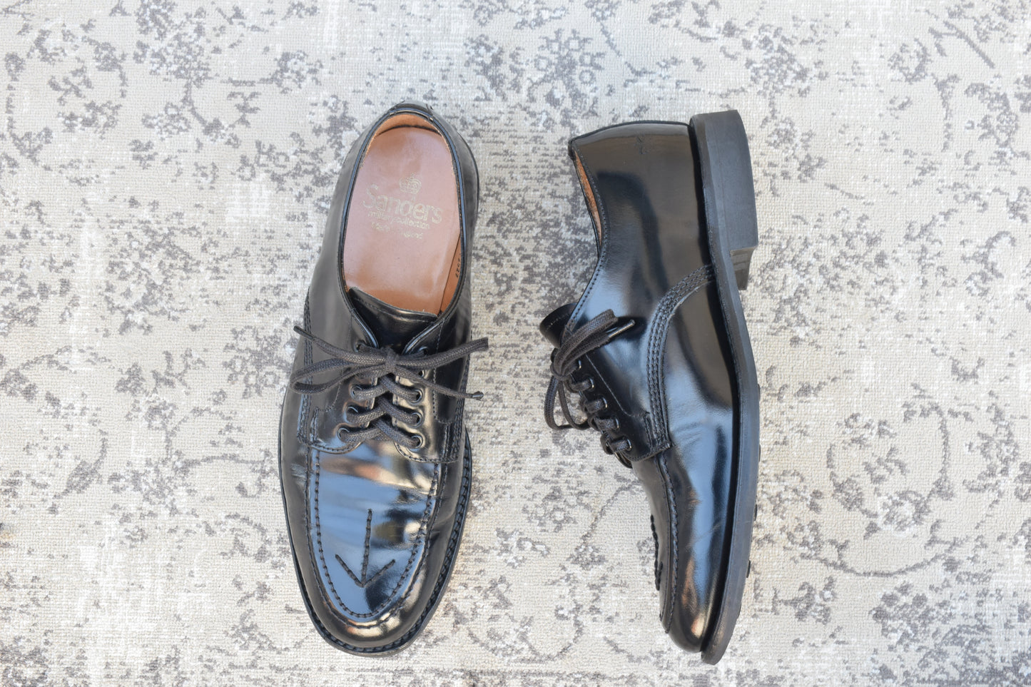 【美品】SANDERS サンダース 1137 APRON DERBY BROAD ARROW ブロードアローエプロンダービー Uチップ 外羽根 黒 ブラック UK5.5 / 24.5cm【W3529】