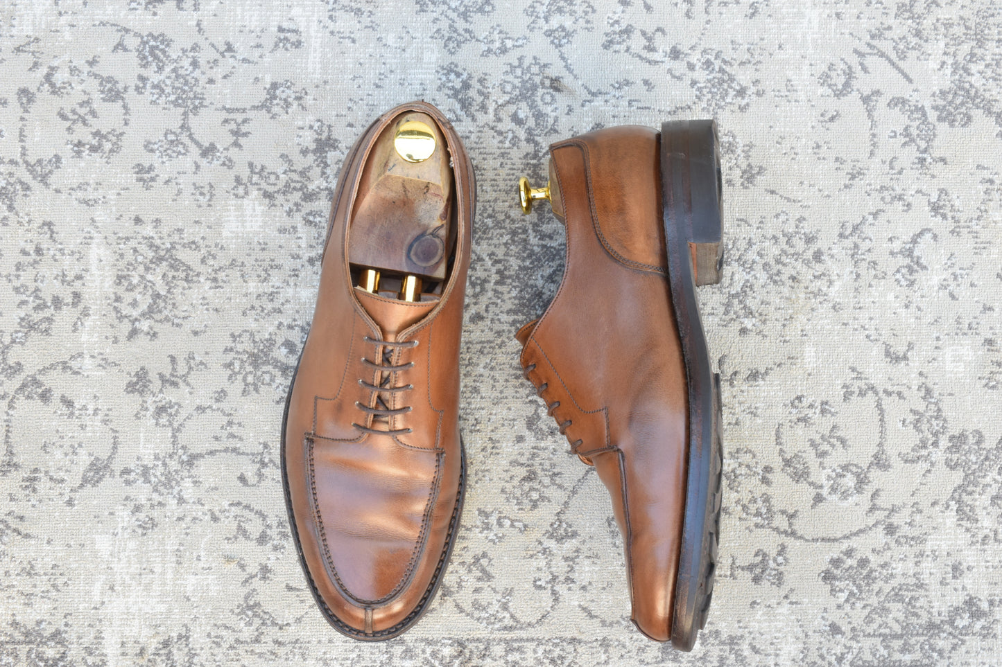 【良品】CROCKETT&JONES クロケットアンドジョーンズ MORETON モールトン Vチップ 外羽根 茶 ブラウン UK8 / 26.5cm【Ｗ3537】
