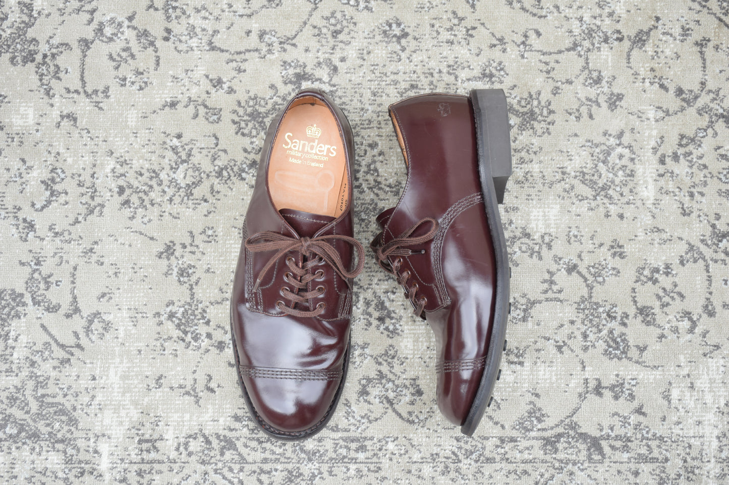 【極美品】SANDERS サンダース MILITARY DERBY SHOE ミリタリーダービーシュー 1834 ストレート 外羽根 赤茶 バーガンディー UK5 / 24.0cm【W3542】