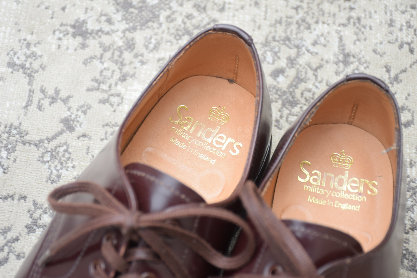 【極美品】SANDERS サンダース MILITARY DERBY SHOE ミリタリーダービーシュー 1834 ストレート 外羽根 赤茶 バーガンディー UK5 / 24.0cm【W3542】