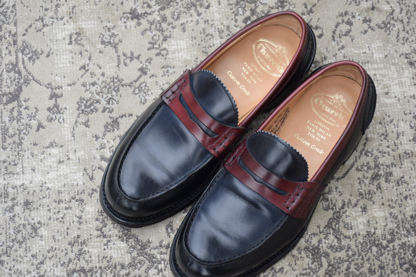 【極美品】Church's チャーチ PEMBREY ペンブリー ビーフロール コインローファー トリコロール 黒 紺 赤茶 UK6.5 / 25.0cm【W3549】