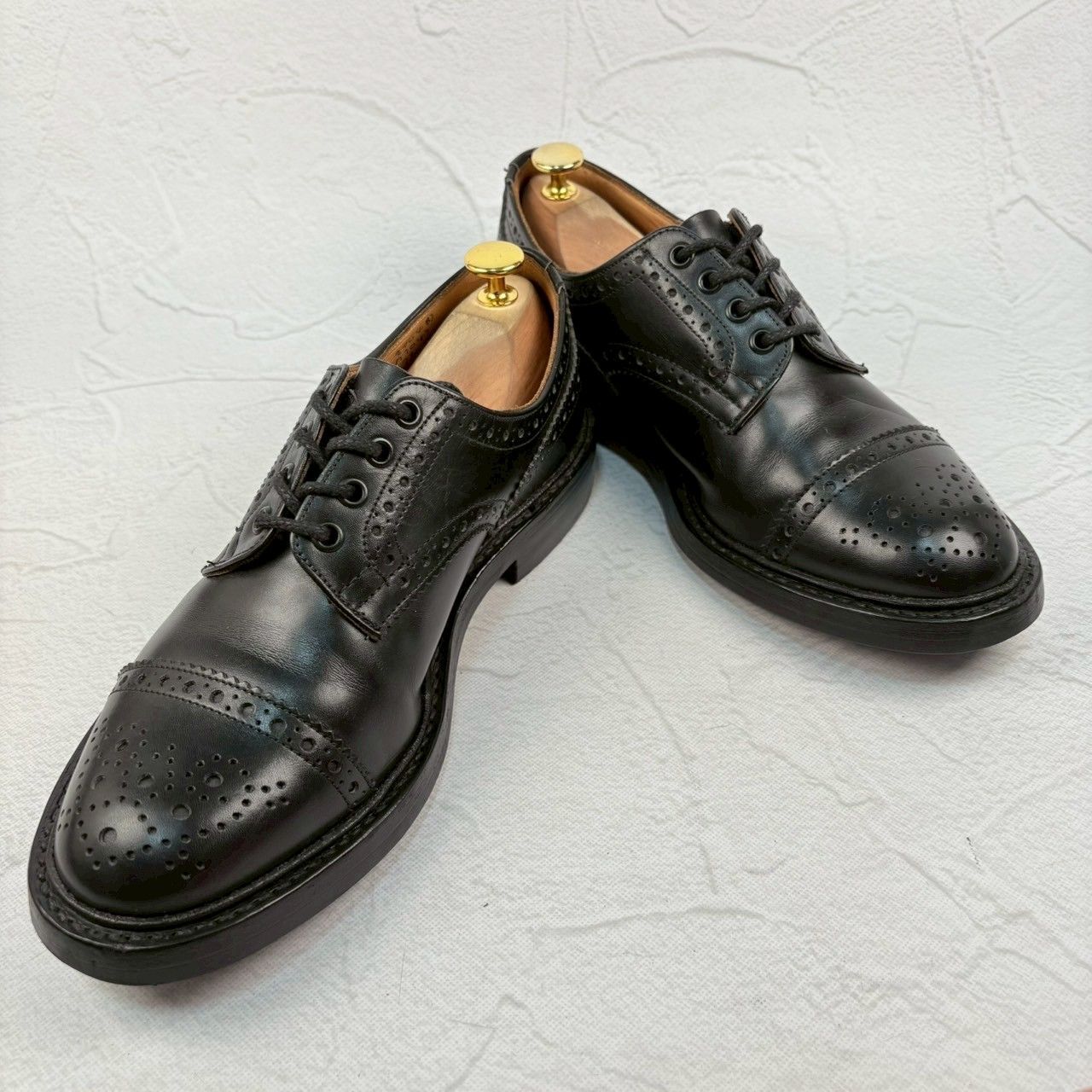 美品】Tricker's トリッカーズ M7047 メダリオンキャップ 外羽根 黒