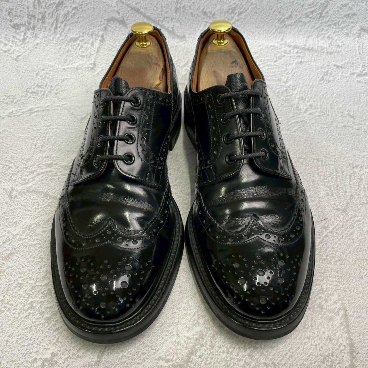 【良品】Tricker’s トリッカーズ Burton バートン ウイング 外羽根 パテントレザー 黒 BLACK ブラック UK9.5 / 28cm【W3360】WINGTIP