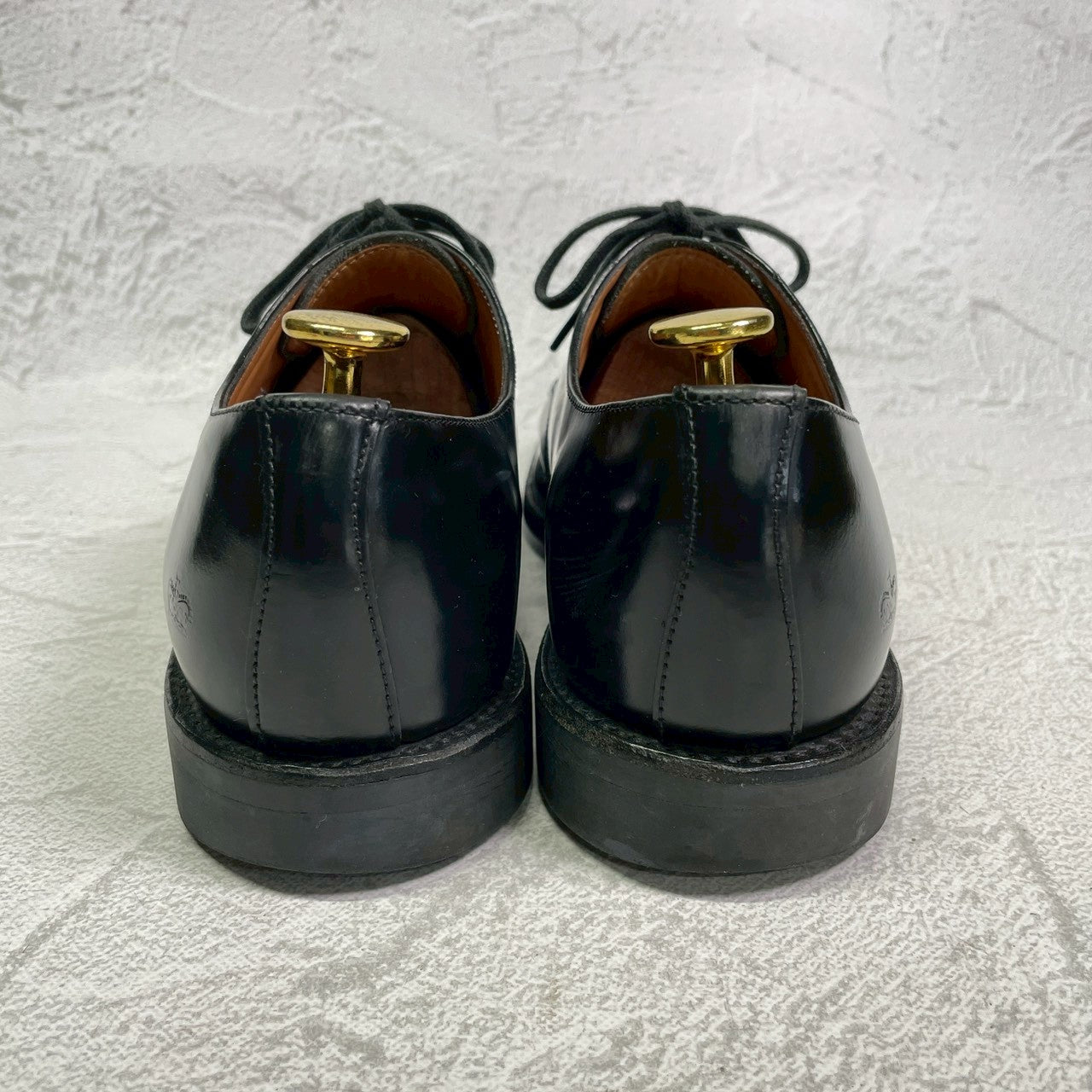 良品】SANDERS サンダース 1384B Officer Shoe オフィサーシューズ プレーン 外羽根 サービス ポリッシュドカーフ ダイナイトソール 黒 ブラック UK7 / 26.0〜26.5 cm【W3414】