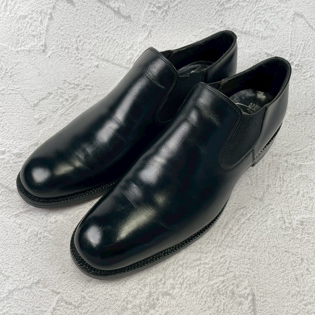 Excellent condition Church's Sidegoa semi-square plain low-top black sandals, size 80F, UK8, 26.5cm (W3419).