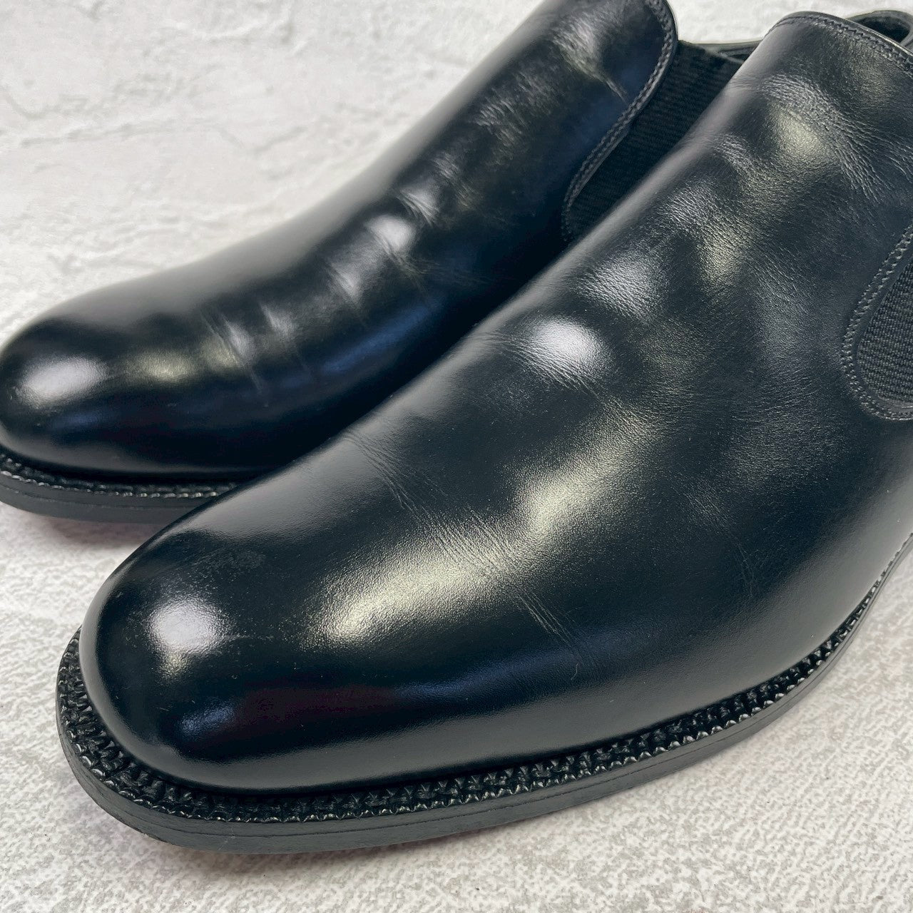 Excellent condition Church's Sidegoa semi-square plain low-top black sandals, size 80F, UK8, 26.5cm (W3419).