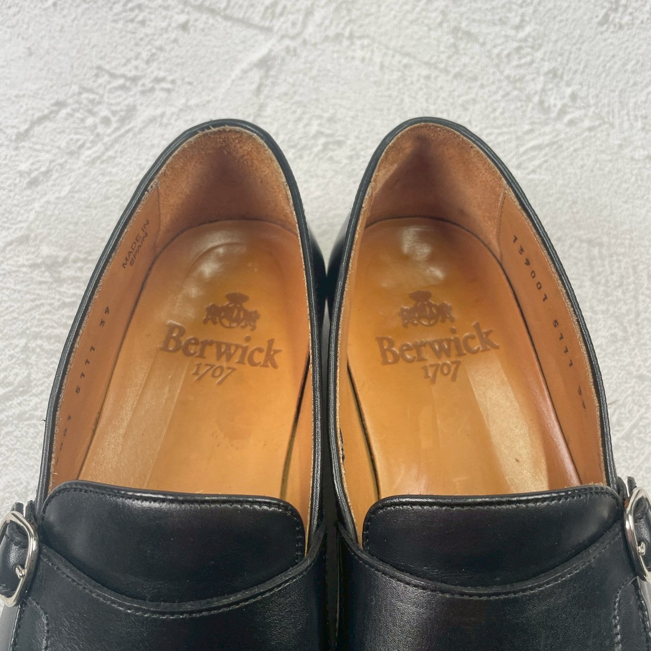 Excellent condition Berwick 5111 CHSG double monk loafers in black, size 39 (EU) / 24.5cm (W3429).
