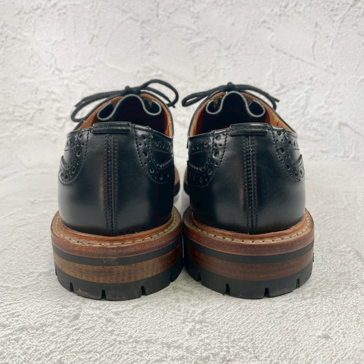 【極美品】Tricker's トリッカーズ M7252 BOURTON バートン ウィングチップ カントリーシューズ 黒 ブラック UK9 / 27.5cm【W3477】