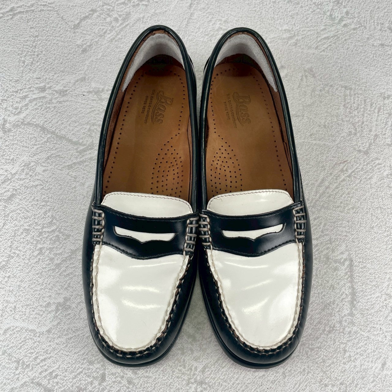 【美品】G.H.BASS ジーエイチバス WAYFARER ウェイファーラー コインローファー ビーフロール 黒×白 レディースモデル US6.5 / 23cm相当【W3494】