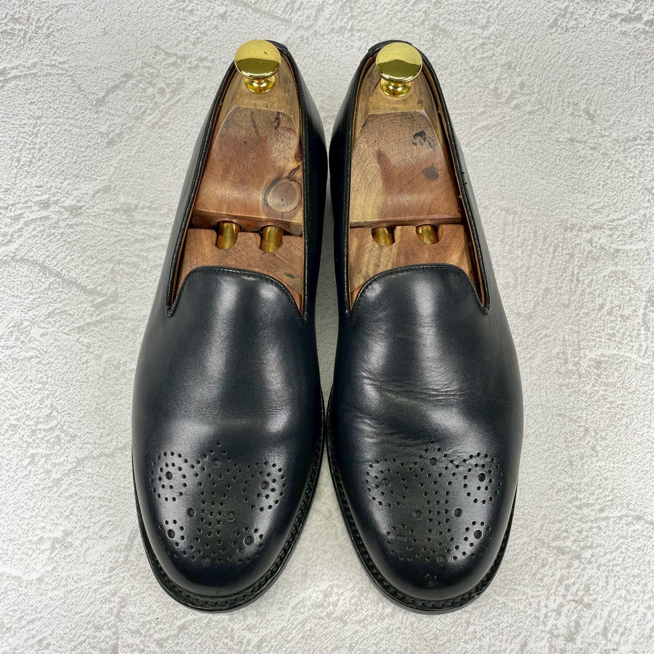 【良品】SANDERS サンダース 9756BW Slip-on Shoes スリッポン ローファー メダリオン ブローグ 黒 ブラック UK7 / 25.5cm【Ｗ3503】