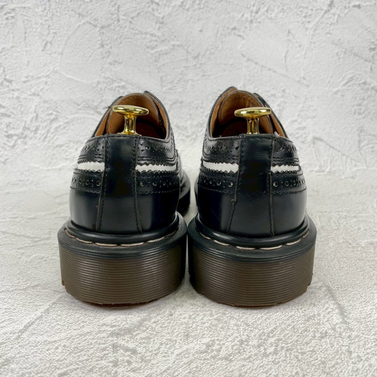 【英国製】Dr.Martens ドクターマーチン 3989 ブローグ ウイング 外羽根 メダリオン 黒×白 / ブラック×ホワイト UK8 / 27.0cm【W3512】