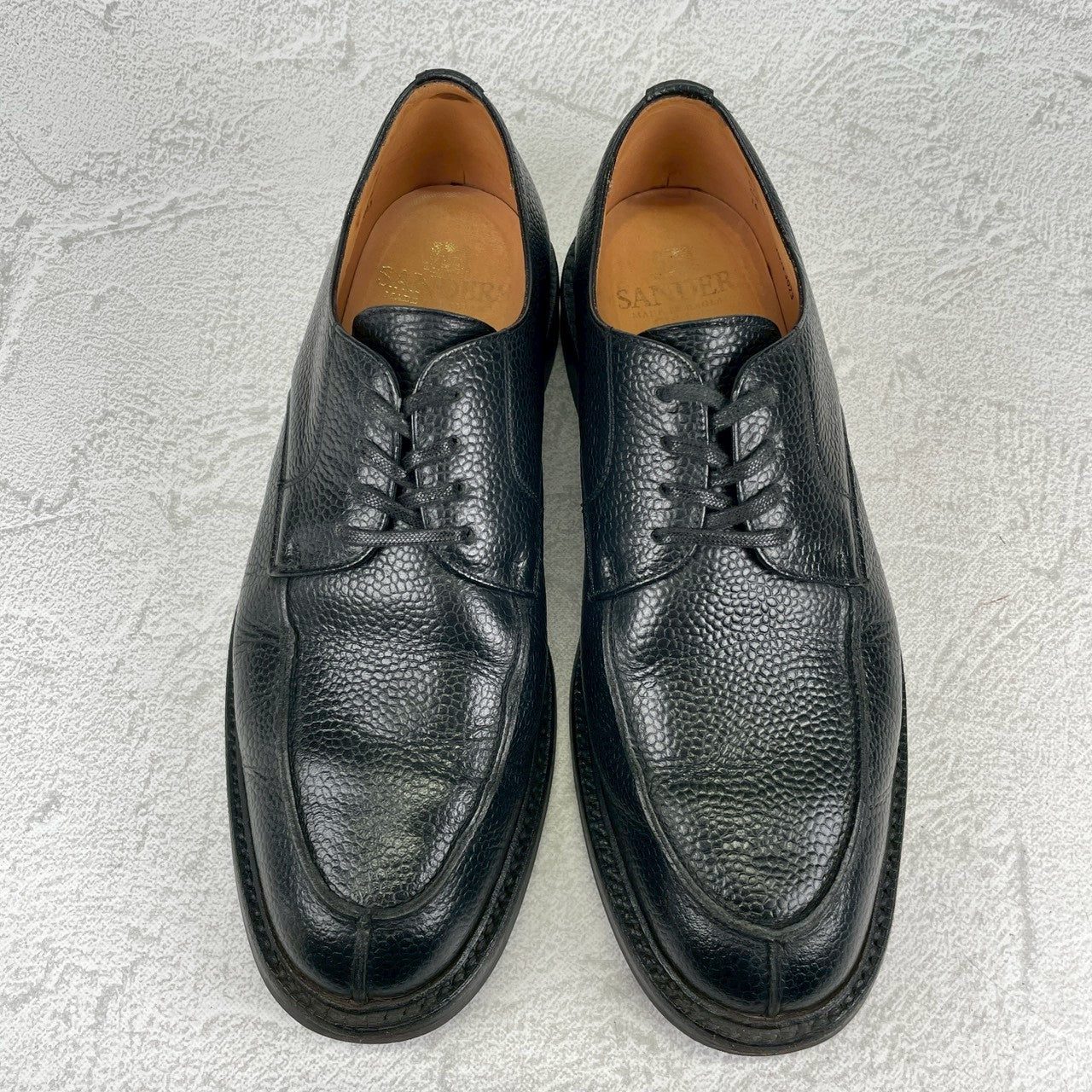 【美品】SANDERS サンダース 1184BG U-Tip Shoe Uチップ 外羽根 グレインレザー ミリタリー ダービー黒 ブラック UK8.5 / 27.0cm【Ｗ3561】