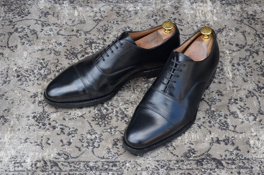 【美品 ソール修理済み】JOSEPH CHEANEY&SONS ジョセフチーニーアンドサンズ LIME ライム ストレート 内羽根 黒 ブラック UK6.5 / 25.5cm【W3342】