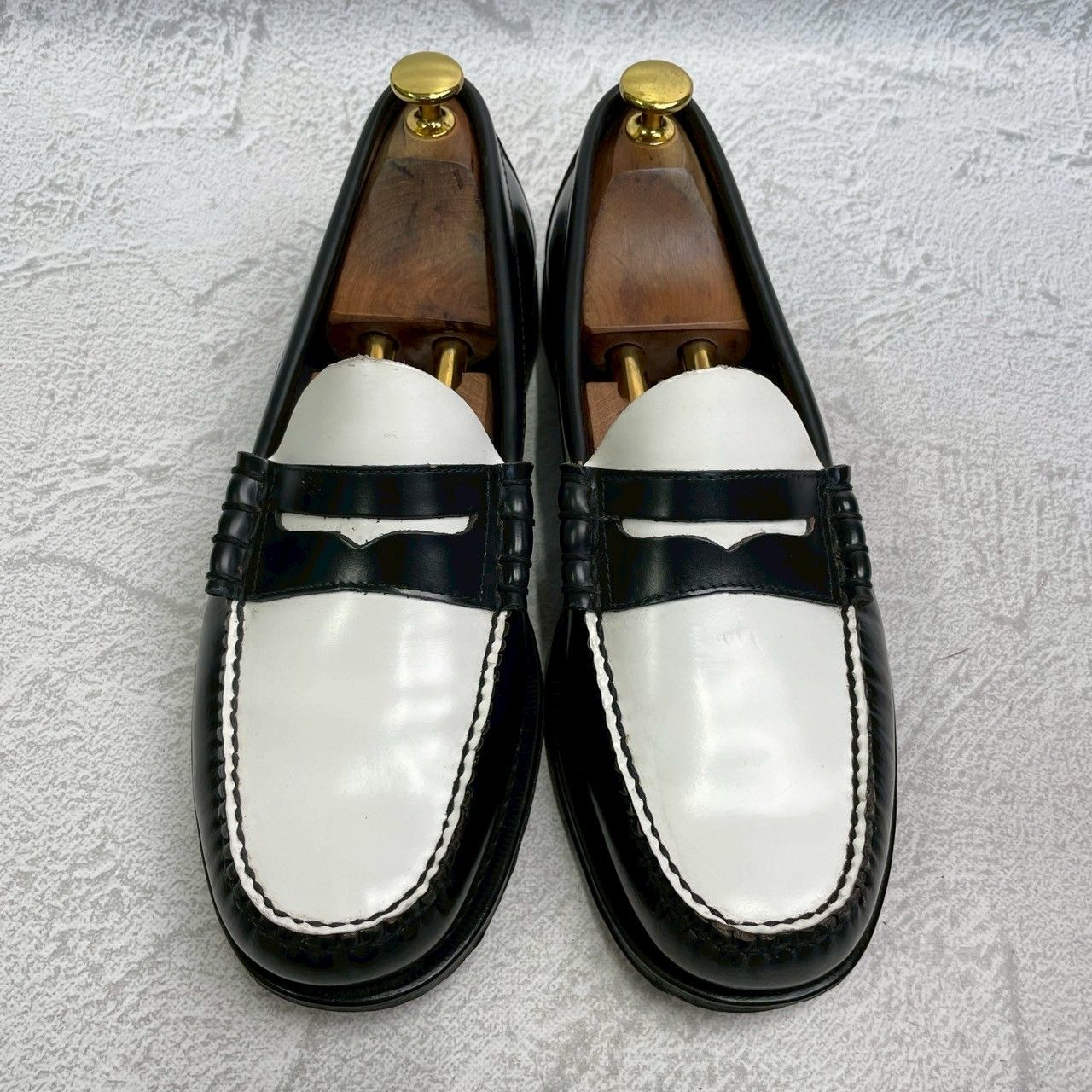 【美品】G.H.BASS ジーエイチバス BA11010H LARSON ラーソン コインローファー バイカラー 黒 ブラック 白 ホワイト UK7.5 / US8.5 / EU41.5 / 26cm【W3370】