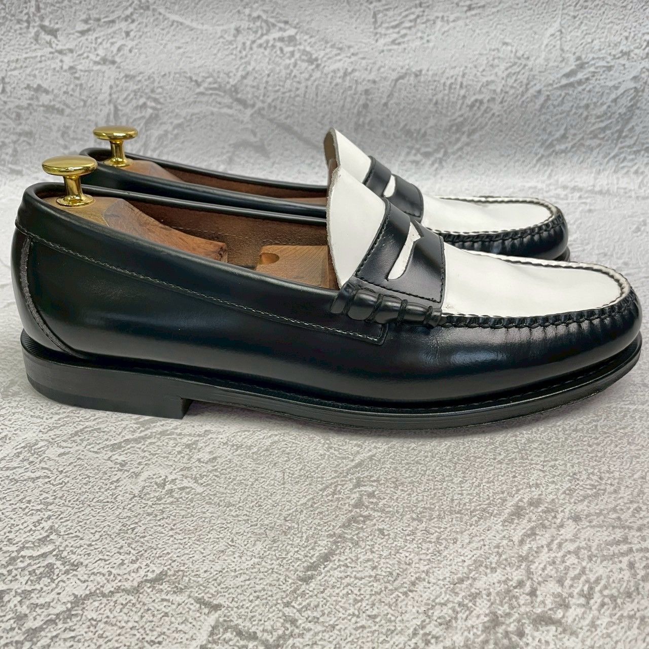 【美品】G.H.BASS ジーエイチバス BA11010H LARSON ラーソン コインローファー バイカラー 黒 ブラック 白 ホワイト UK7.5 / US8.5 / EU41.5 / 26cm【W3370】