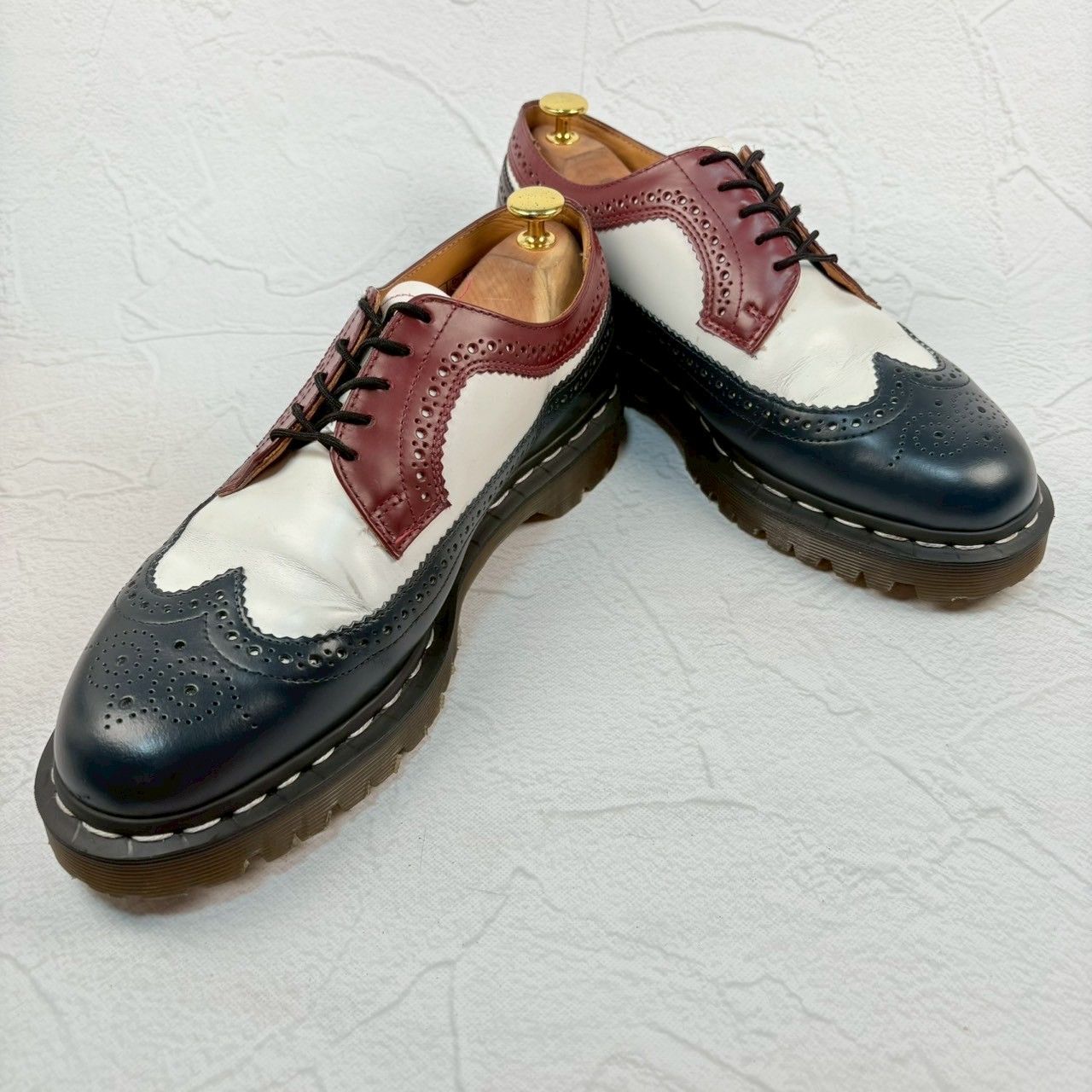 【良品・BEAMS別注】Dr.Martens ドクターマーチン 13411 3ホール トリコカラー ウイング メダリオン 外羽根 白 紺 赤茶 UK9 / 28cm [W3332]