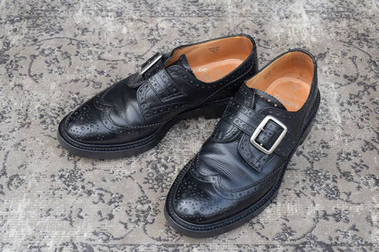【美品】Tricker’s トリッカーズ Burton バートン メリージェーン ウィング 外羽根 ストラップ シルバー金具 黒 ブラック BLACK UK8 / 26.5cm【W3361】