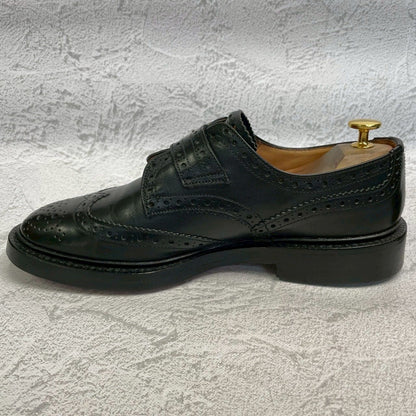 【美品】Tricker’s トリッカーズ Burton バートン メリージェーン ウィング 外羽根 ストラップ シルバー金具 黒 ブラック BLACK UK8 / 26.5cm【W3361】
