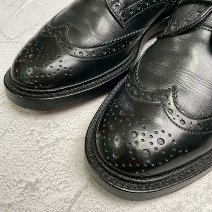 【美品】Tricker’s トリッカーズ Burton バートン メリージェーン ウィング 外羽根 ストラップ シルバー金具 黒 ブラック BLACK UK8 / 26.5cm【W3361】